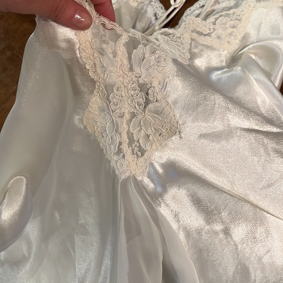 Victoria’s Secret nightgown bridal look - Picture 7 of 7